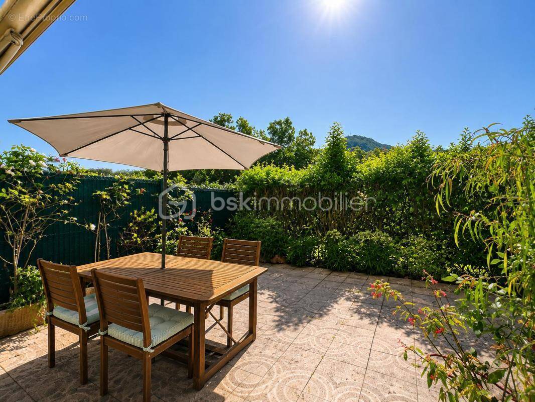 Appartement à MANDELIEU-LA-NAPOULE