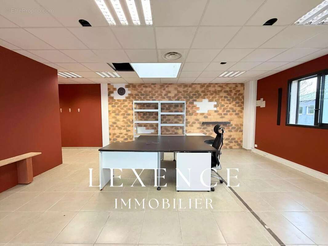 Commerce à EGUILLES