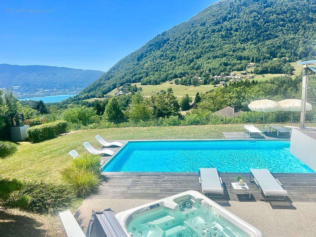 Maison à MENTHON-SAINT-BERNARD