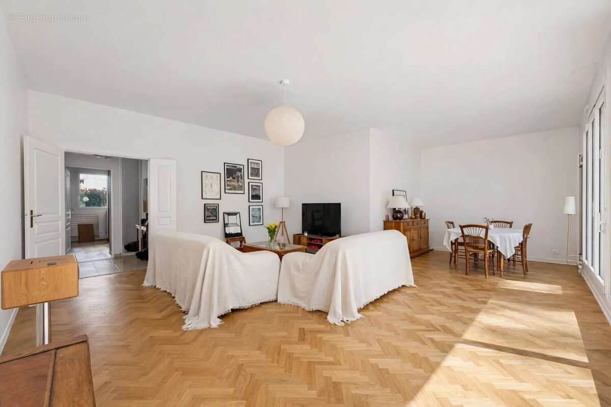 Appartement à LEVALLOIS-PERRET