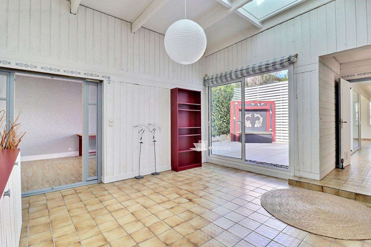 91700 - Plain-pied de 9 pièces - 230 m² - photo 7