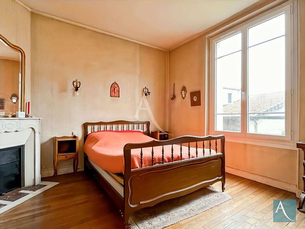EXCLUSIVITÉ L'ADRESSE ÉTAMPES - Élégante meulière de caractère en coeur de ville - photo 6