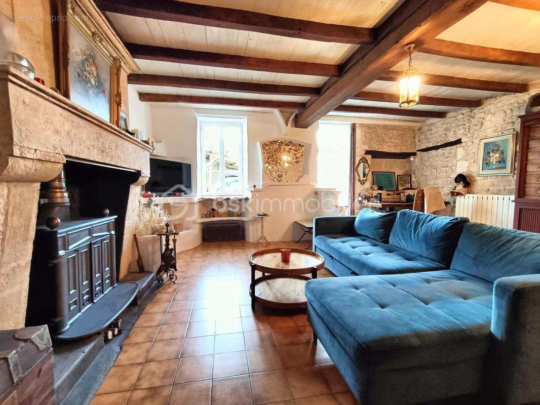 Maison à SAINT-PORCHAIRE