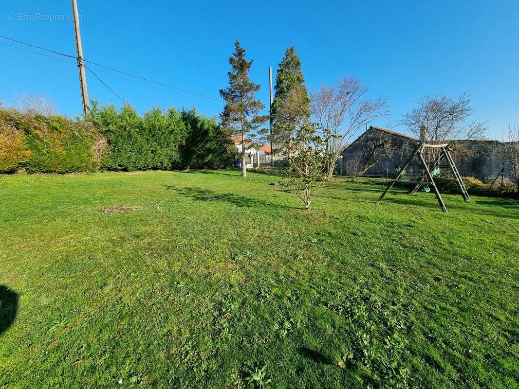 Terrain à COULOMMIERS