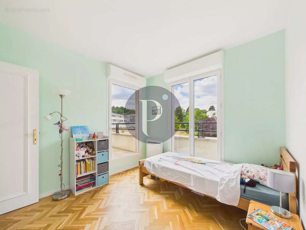 Appartement à LE PLESSIS-ROBINSON