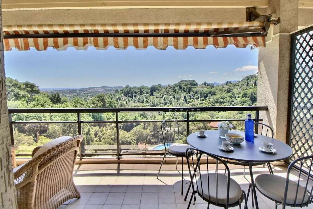 Appartement à MOUGINS