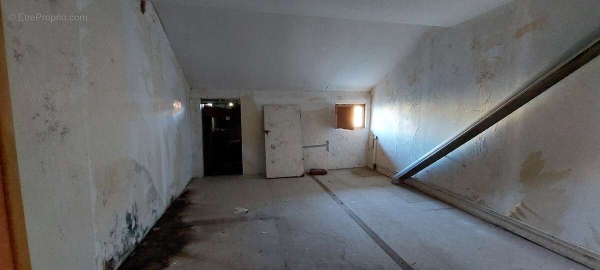 Maison à BRUAY-LA-BUISSIERE