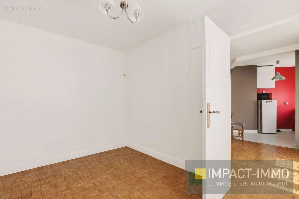 Appartement à COURBEVOIE