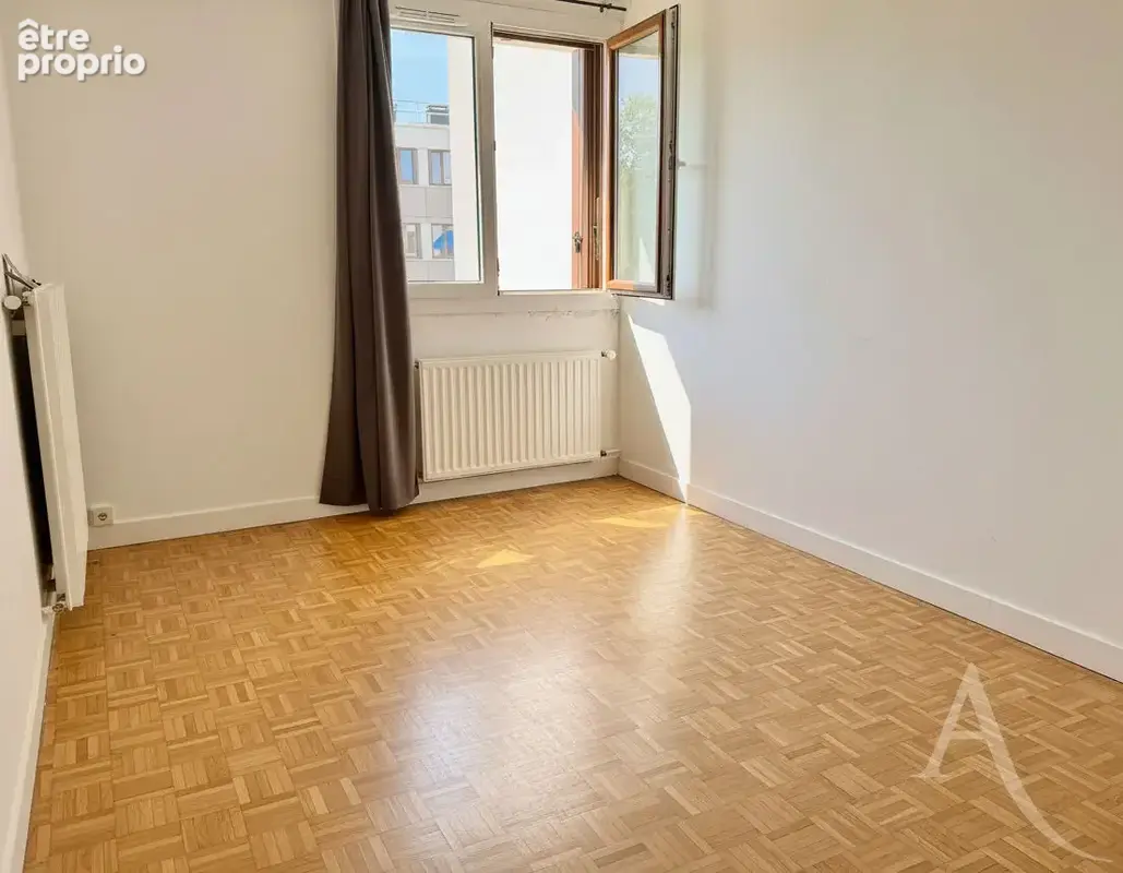 Appartement 4 pièces Chaville Rive Gauche  Résidence calme à proximité de la forêt dernier étage - photo 4