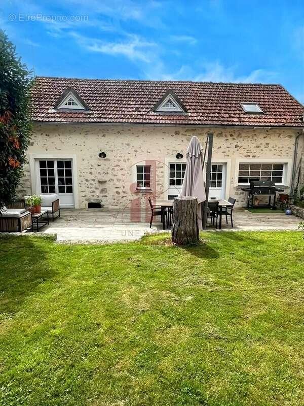 Maison à VULAINES-SUR-SEINE