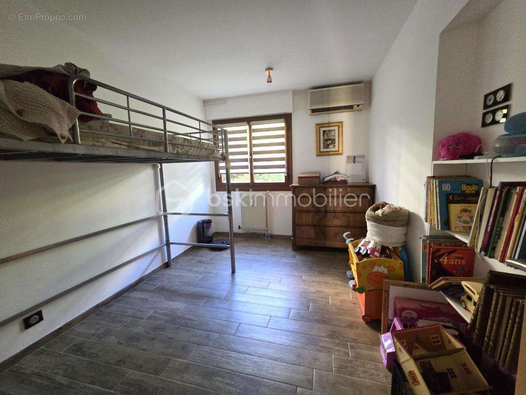 T4 115 m² avec Terrasse et Garage Centre ville Voiron - photo 7