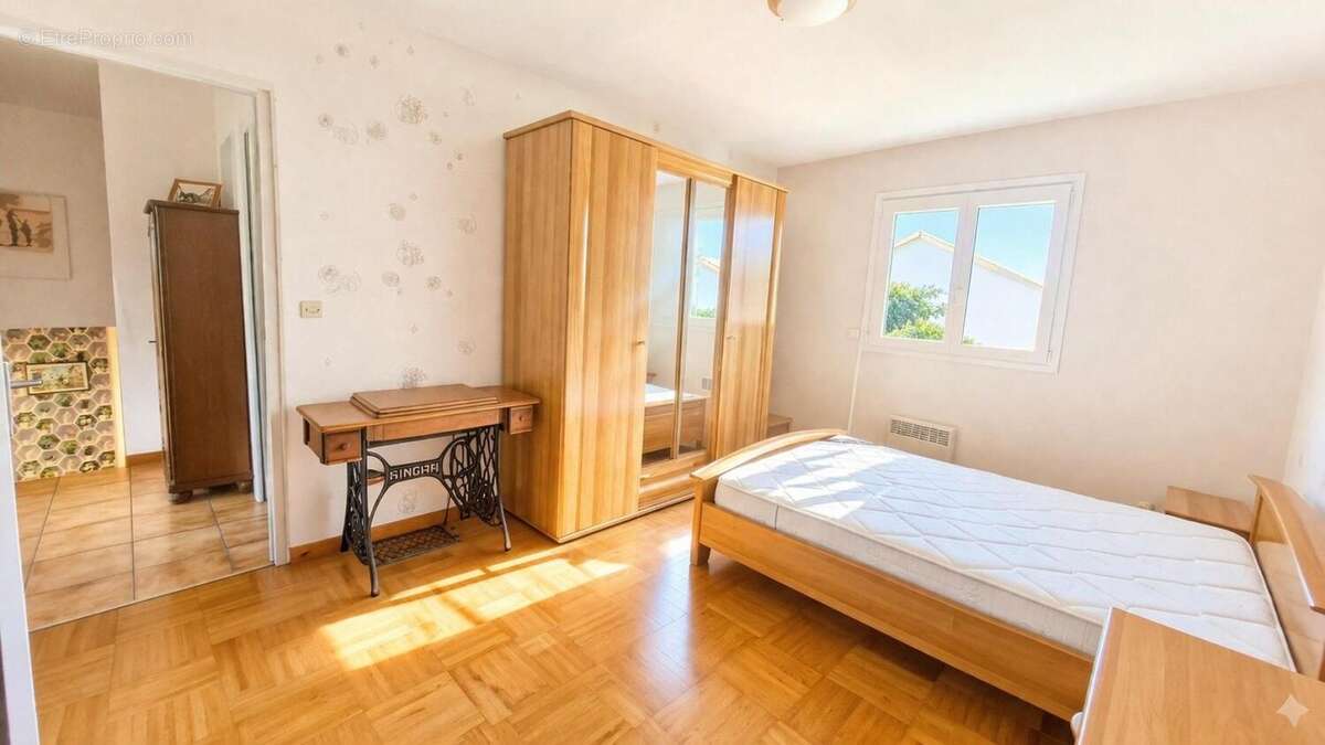 Photo 2 - Maison à SAINT-BONNET-DE-MURE