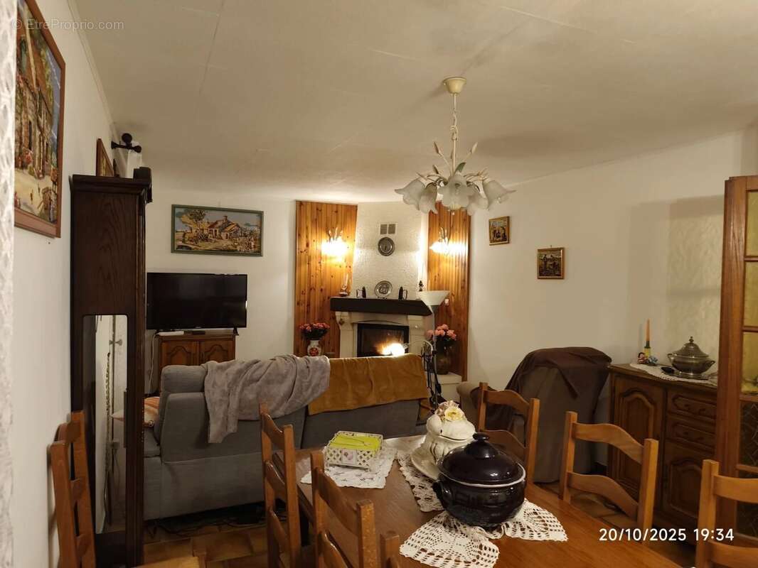 Maison à LEGUILLAC-DE-L&#039;AUCHE