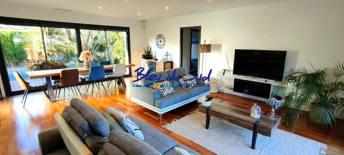 Salon - Maison à RODES