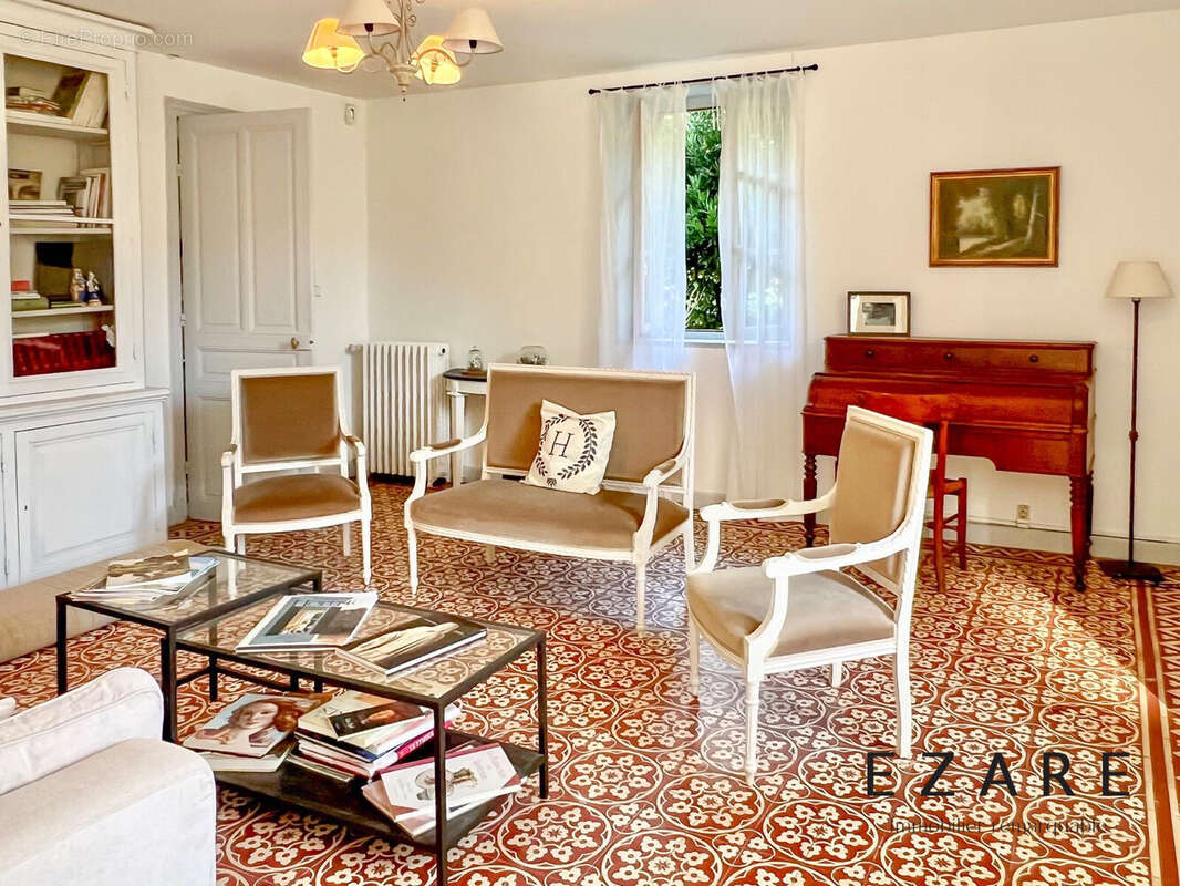 Maison à CHAMPAGNE-SUR-VINGEANNE