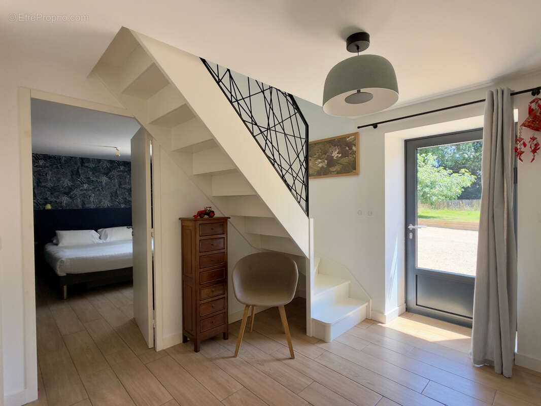 TREMEOC (29) – Corps de ferme rénové de 225 m² au sol avec piscine, studio indépendant, penty et jardin arboré - photo 16