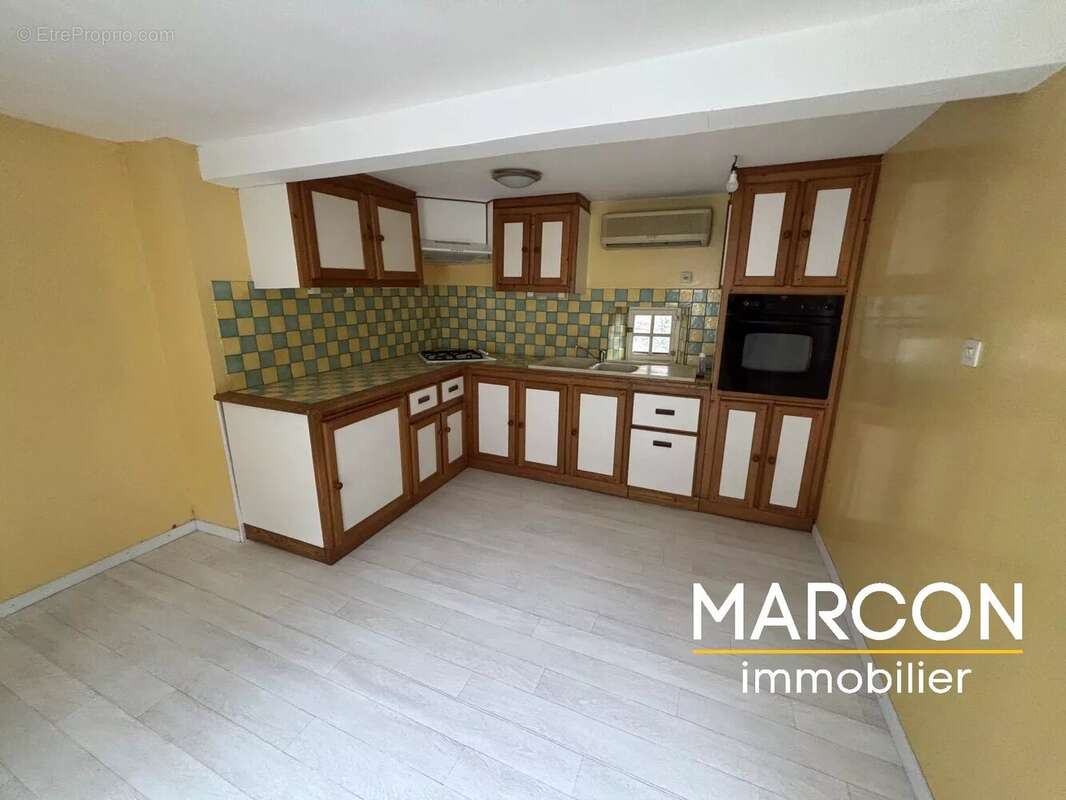 Maison à SAINT-MEDARD-LA-ROCHETTE