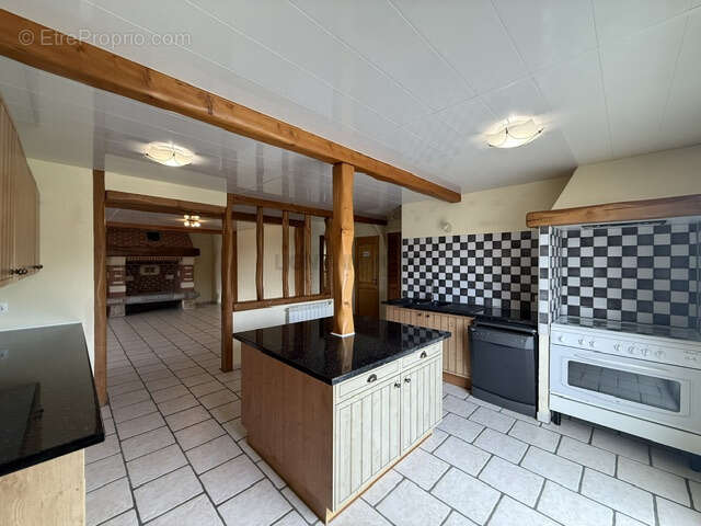 Maison à GREGES