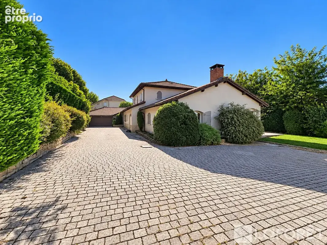 Maison familiale  253 m²  12 pièces ? Montbernier, Bourgoin-Jallieu - photo 16
