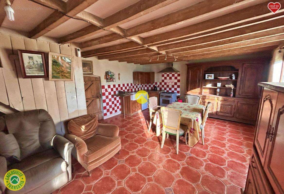 Maison à FRUGES