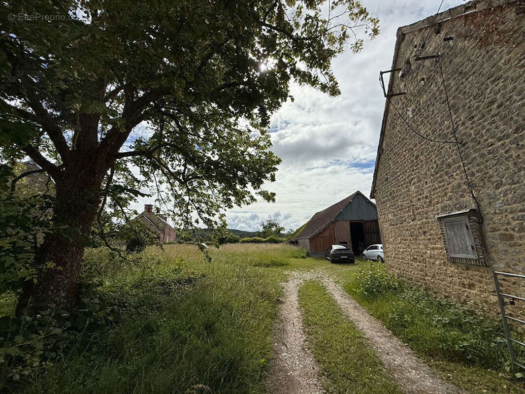Maison à LE MELE-SUR-SARTHE