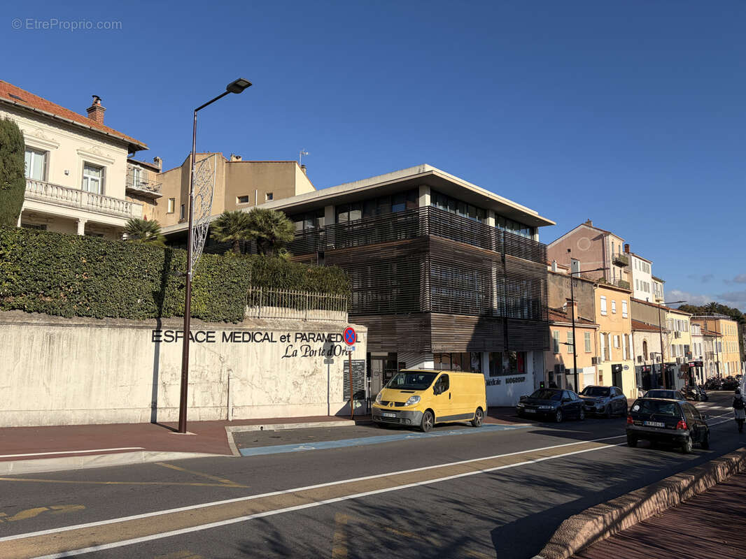 Commerce à FREJUS