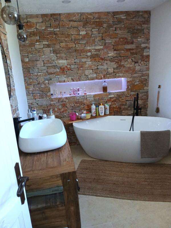 Maison à SOLLIES-TOUCAS