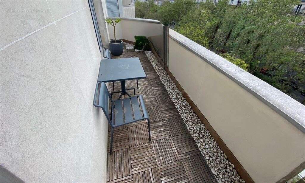 Appartement à PARIS-19E
