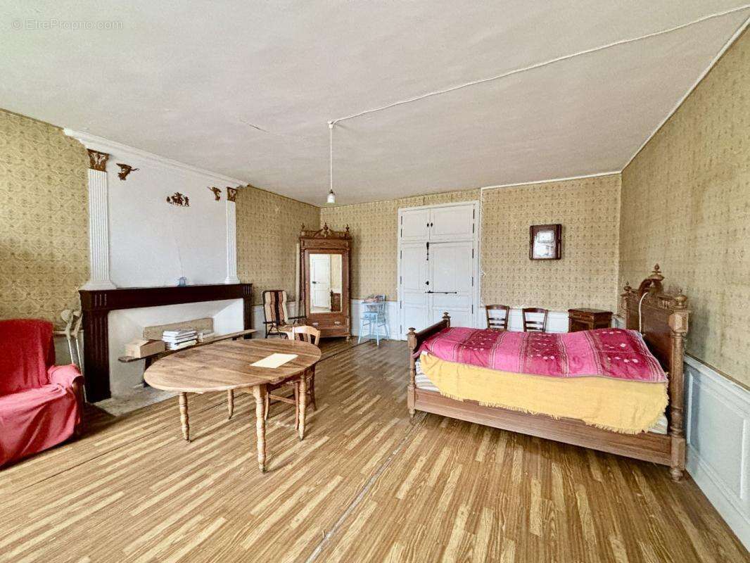 Maison à VIEUX-RUFFEC