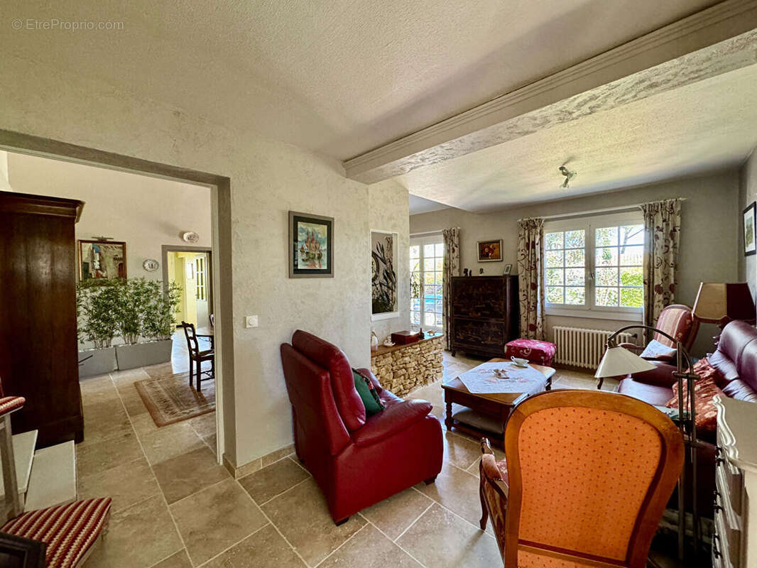 Maison Bagnols Sur Cèze - 7 pièces- 153 m² - photo 4