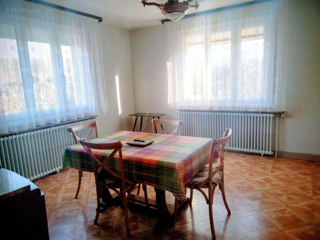Maison à PLANCHER-BAS