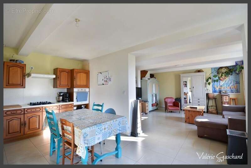 Appartement à COUTRAS