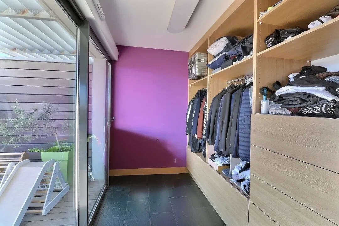 Appartement à MAUGUIO