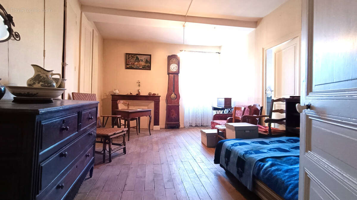 Maison à AGONAC