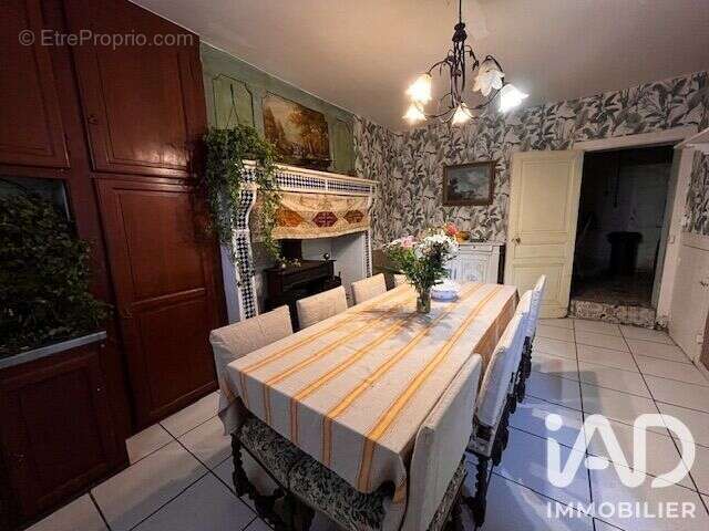 Maison 120 m² à Saint-Denis-Des-Murs  - photo 4