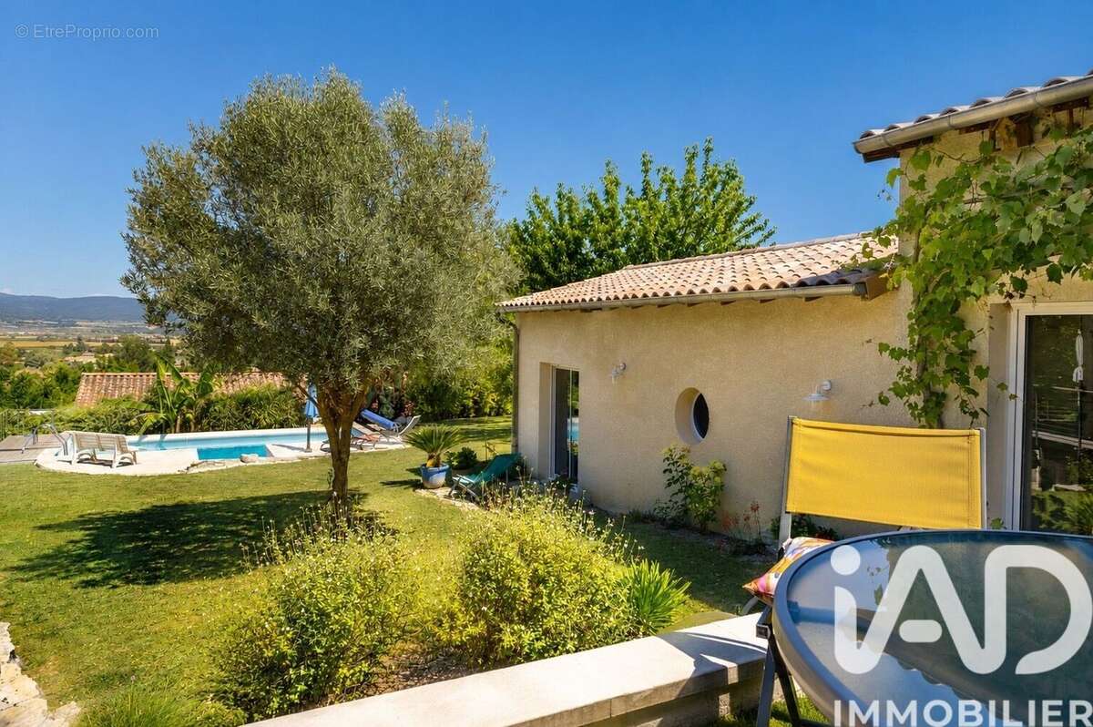 Maison 164 m² à Charols  - photo 2