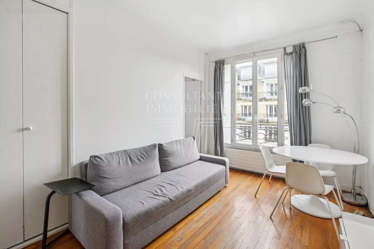 Ternes. beau deux-pièces en étage élevé vue dégagée. - photo 3