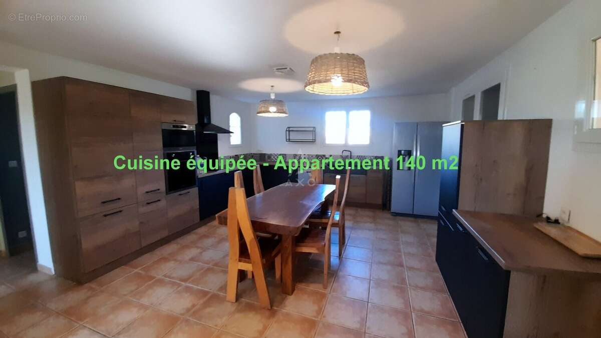 Maison à FOURQUES
