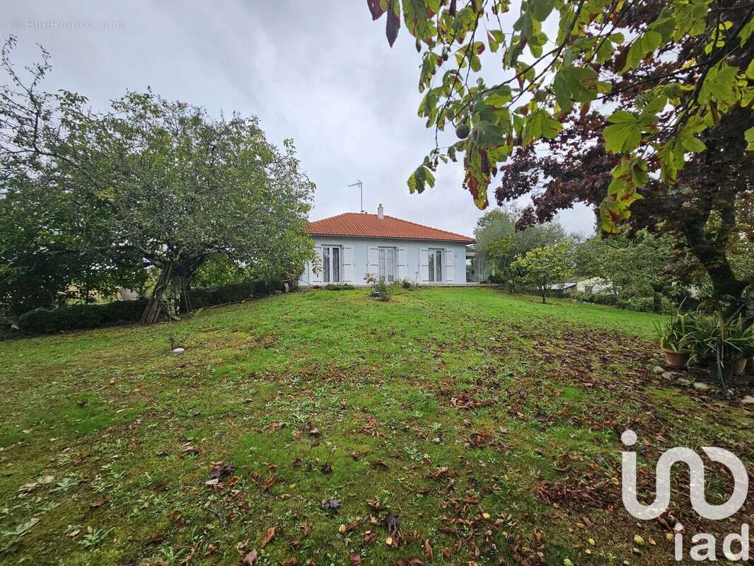 Photo 2 - Maison à NESMY