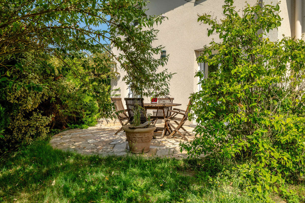 Maison d'architecte lumineuse avec dépendance - photo 6
