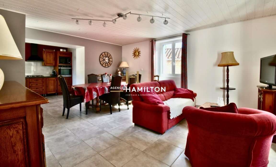 Maison à VILLENEUVE-SUR-VERE