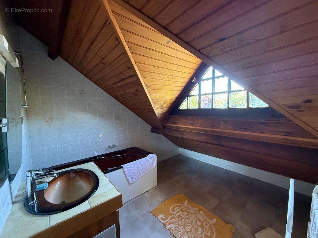 Maison À Vendre 153m2 avec Sous-sol et Jardin - photo 6