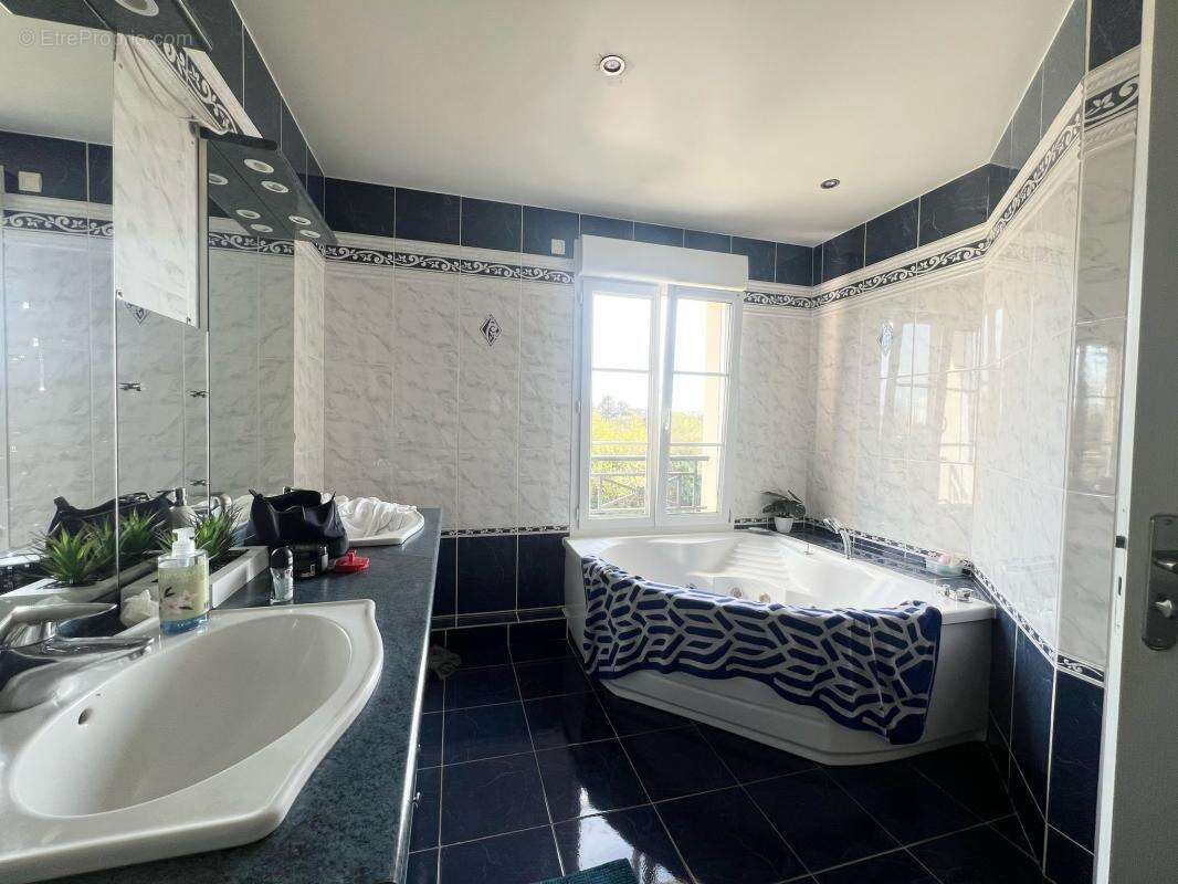 Maison à SAINT-ANDRE-LES-VERGERS