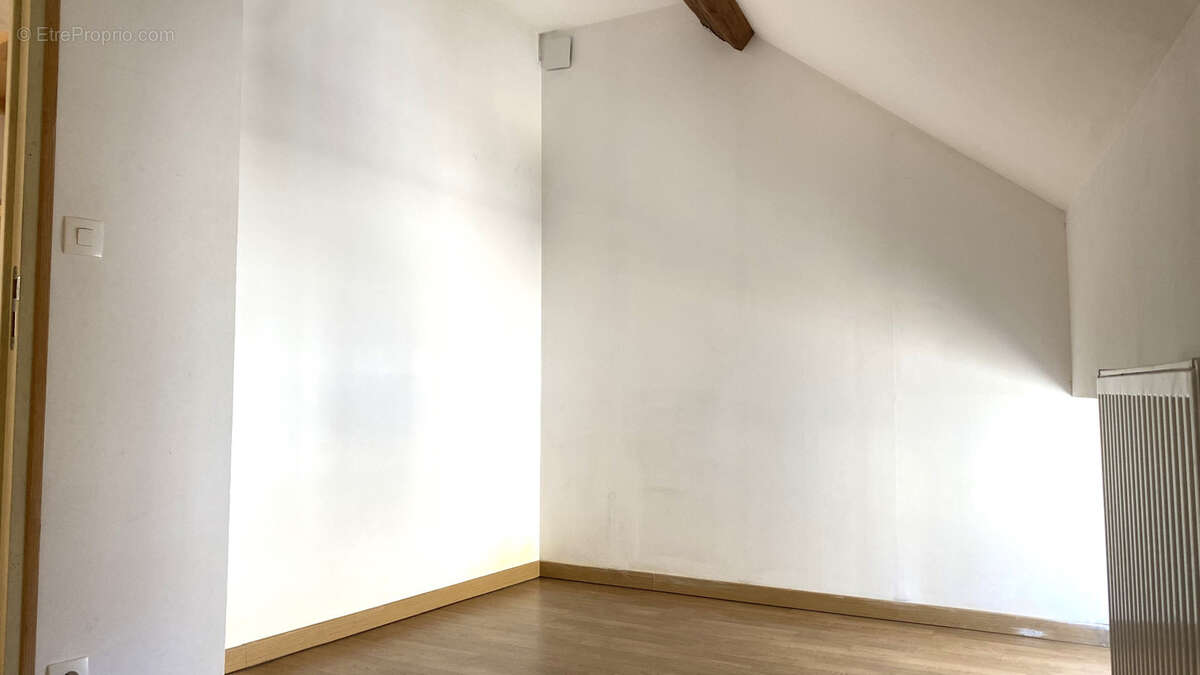 À vendre local commercial avec logement et dépendances à l'isle sur serein (89) - photo 16