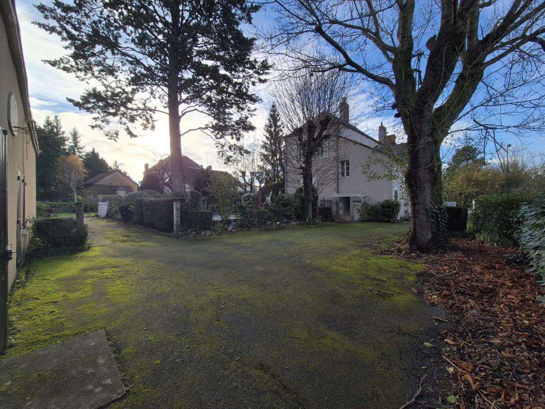 Maison à MONTGIVRAY