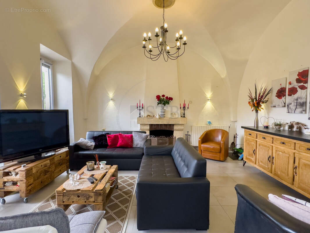 Maison à SAINT-JULIEN-DU-GUA