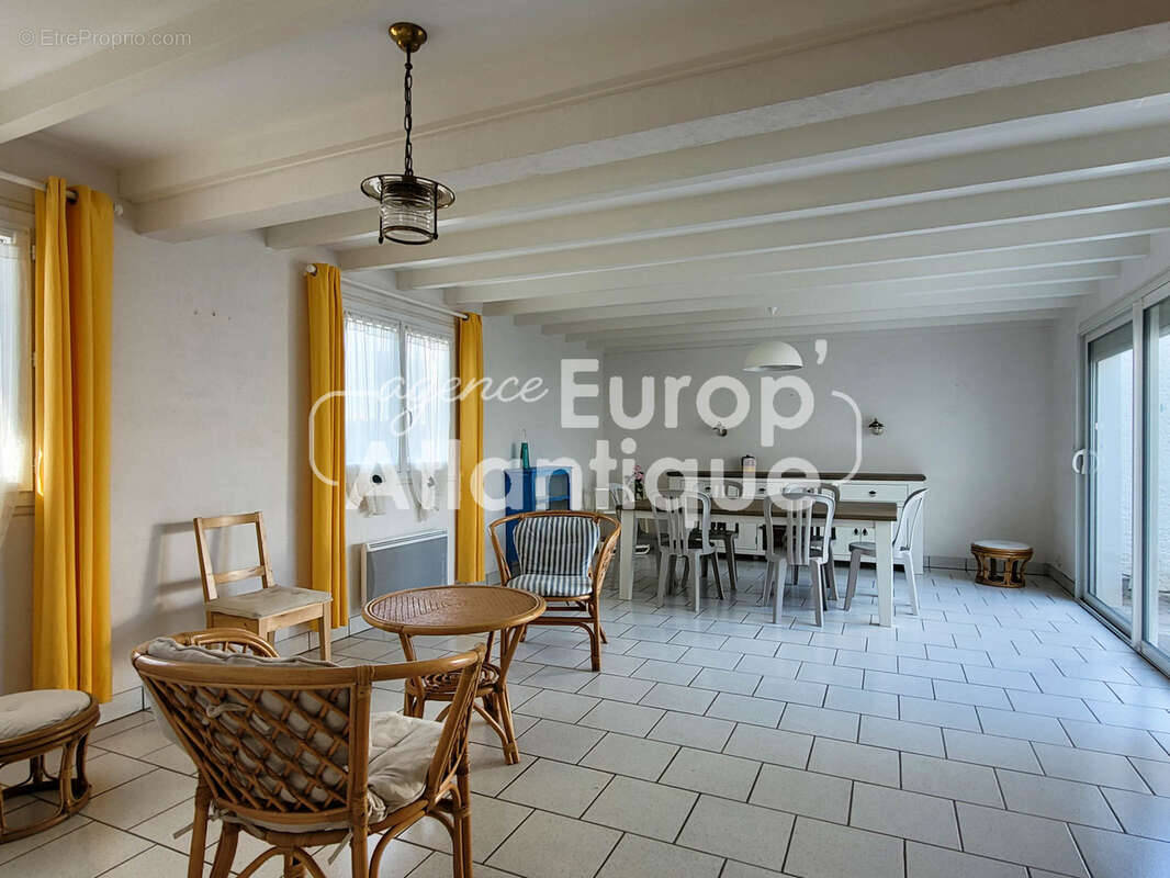 Maison à LES MATHES