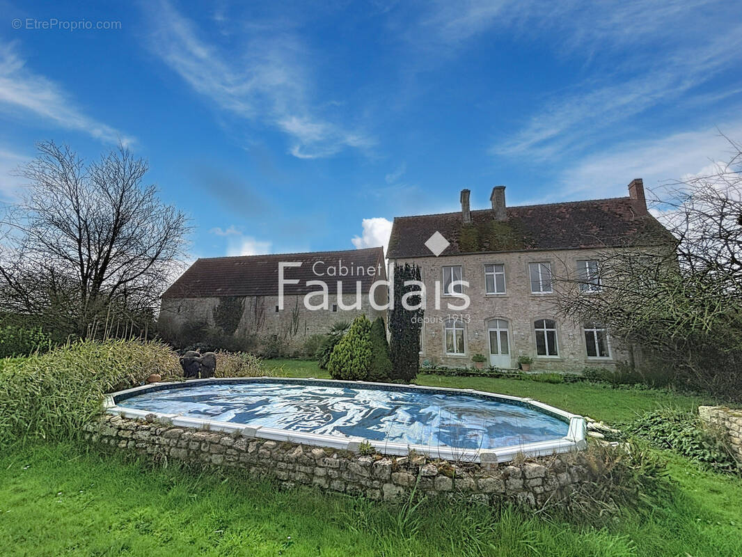 Maison à PICAUVILLE