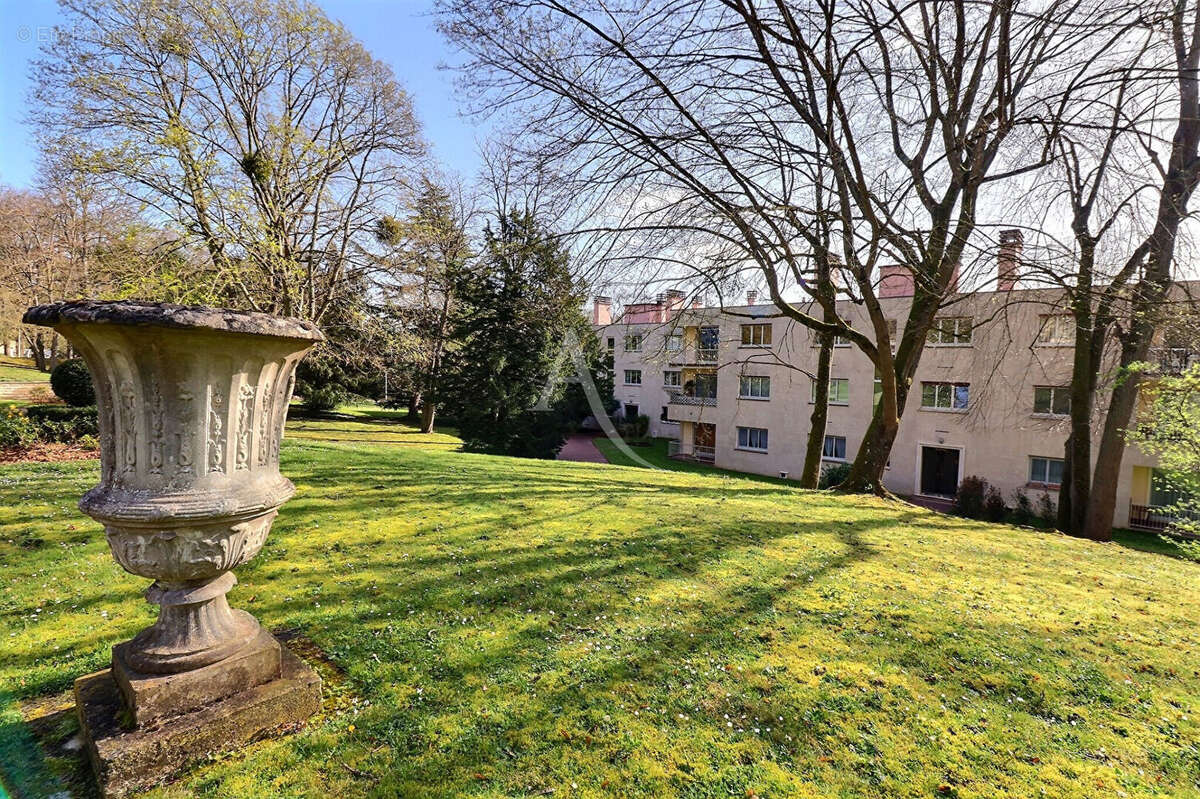 Appartement Le Mesnil Le Roi 4 pièce(s) 122.75 m2 - photo 15
