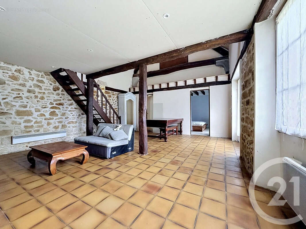 Maison à LA CHAPELLE-RABLAIS